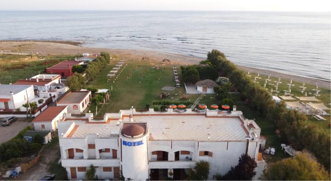 Hotel Portofina Santa Marinella Exterior photo